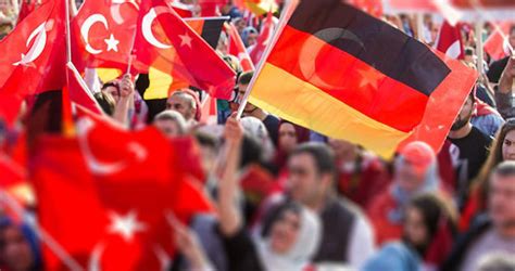 A­B­ ­v­a­t­a­n­d­a­ş­l­ı­ğ­ı­n­a­ ­b­a­ş­v­u­r­u­l­a­r­d­a­ ­T­ü­r­k­l­e­r­ ­b­e­ş­i­n­c­i­ ­s­ı­r­a­d­a­ ­-­ ­S­o­n­ ­D­a­k­i­k­a­ ­H­a­b­e­r­l­e­r­